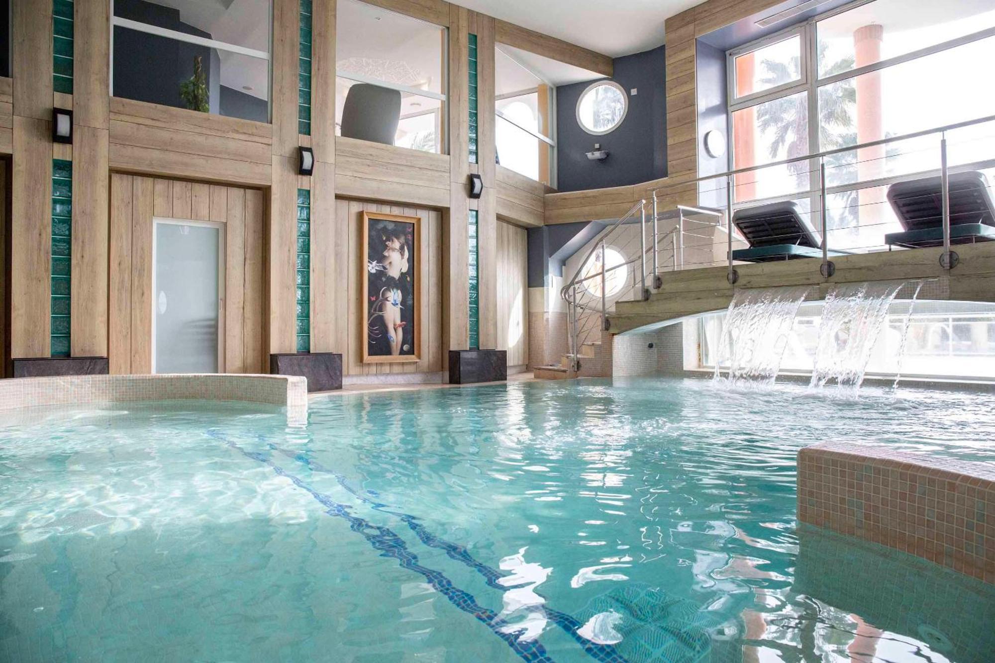Grand Hotel Les Flamants Roses Thalasso & Spa Canet-en-Roussillon Exterior foto